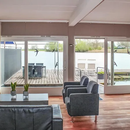 Botel Geweldig Schip In Met Keuken Lith