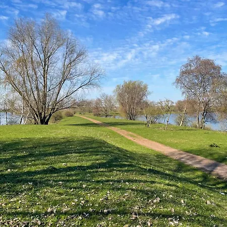 Geweldig Schip In Met Keuken Botel