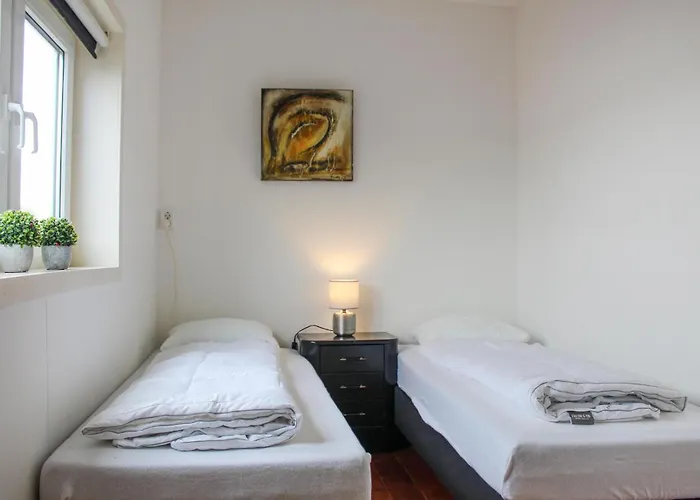 Bateau-hôtel Awesome Ship In With Kitchen Lith