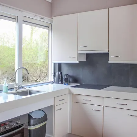 Πλωτό κατάλυμα Awesome Ship In With Kitchen 4*