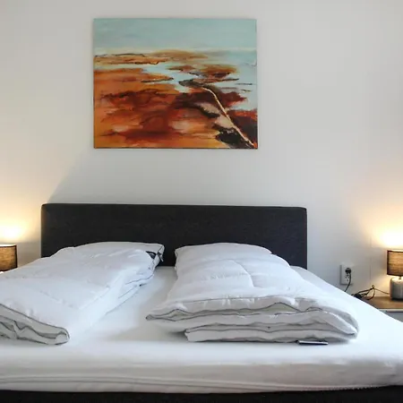 Πλωτό κατάλυμα Awesome Ship In With Kitchen 4*