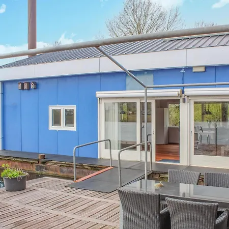 Awesome Ship In With Kitchen 4* Lith