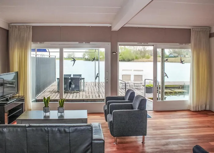 船屋 Awesome Ship In With Kitchen Lith