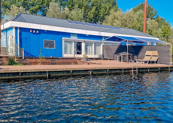 Awesome Ship In With Kitchen